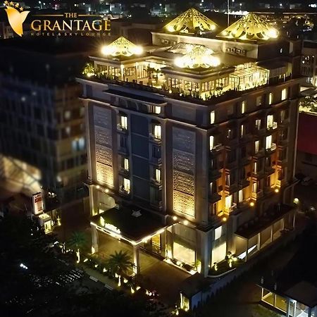 The Grantage Hotel & Sky Lounge Serpong Extérieur photo