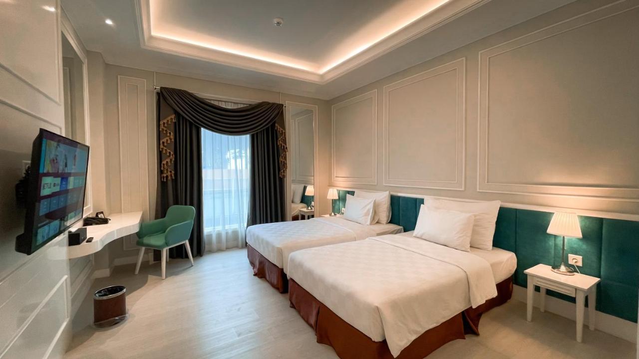 The Grantage Hotel & Sky Lounge Serpong Extérieur photo