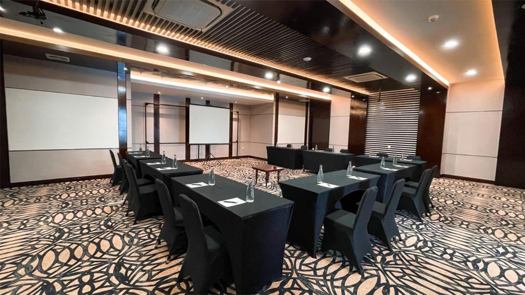 The Grantage Hotel & Sky Lounge Serpong Extérieur photo