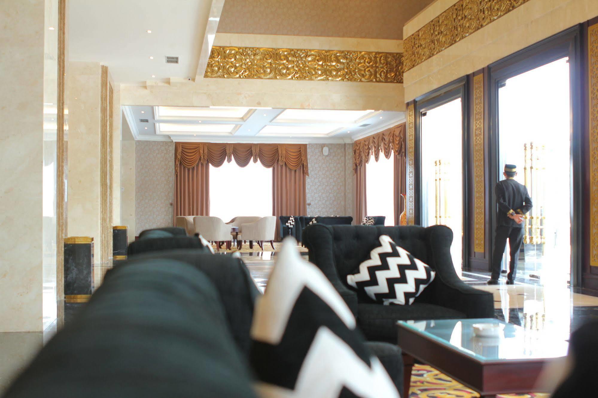 The Grantage Hotel & Sky Lounge Serpong Extérieur photo